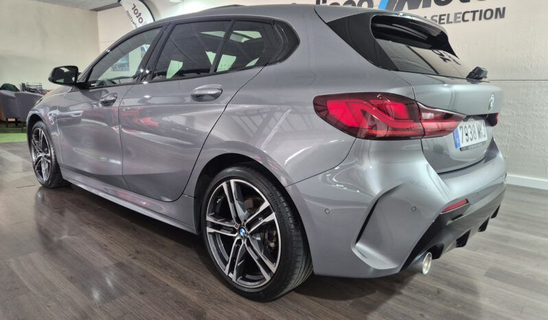 BMW Serie 1 118i M Sport Automático 2023 completo